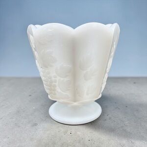 E.O. BRODY CO WHITE MILK GLASS PEDESTAL VASE MJ-20 2250 GRAPES DESIGN 5” H